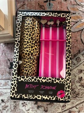Betsey Johnson Leopard Print 40oz Tumbler & Straw Set